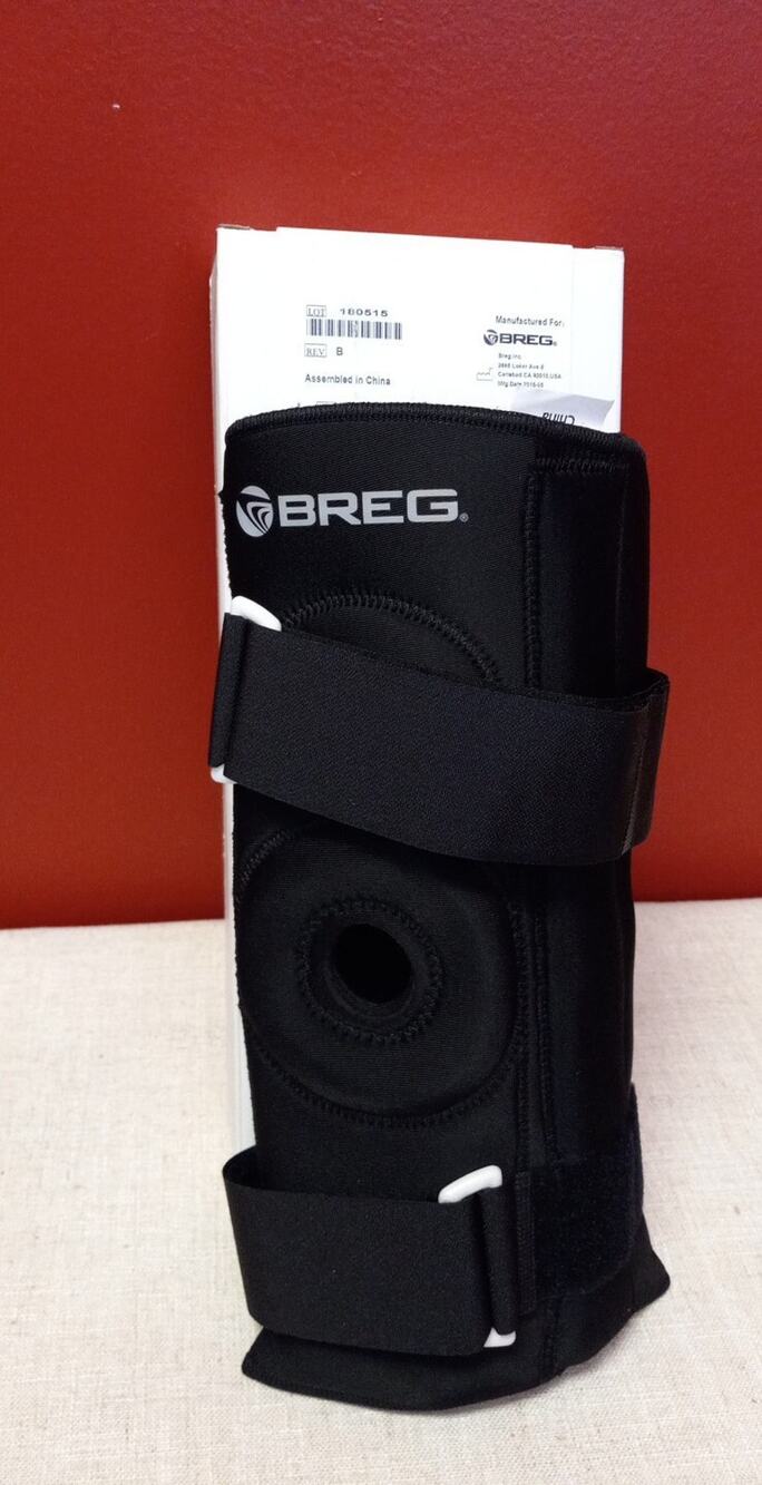 NEW....Breg Black Hinged Knee Sleeve Circle Buttress 1/8 in Brace Adult Medium